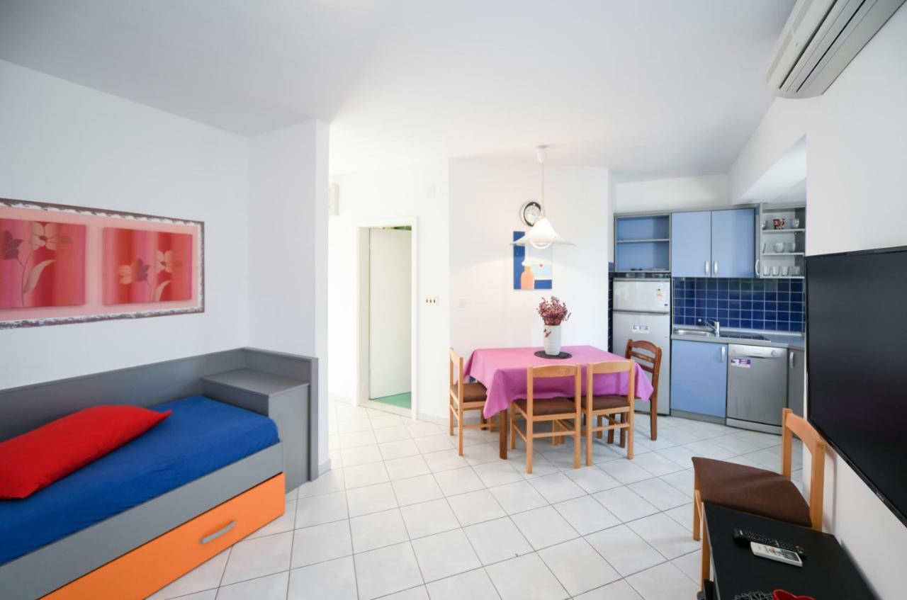 Apartments Dvori Novalja Dış mekan fotoğraf