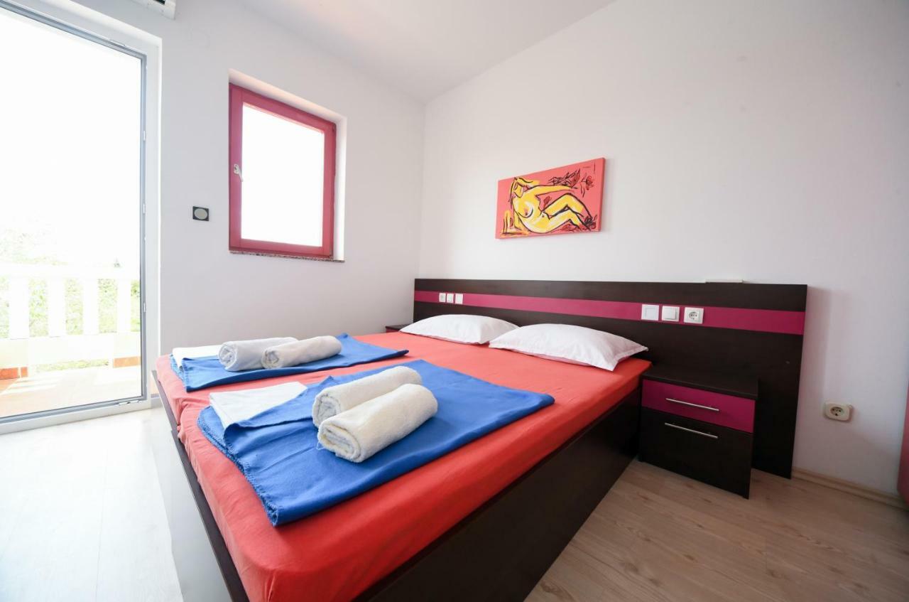 Apartments Dvori Novalja Dış mekan fotoğraf