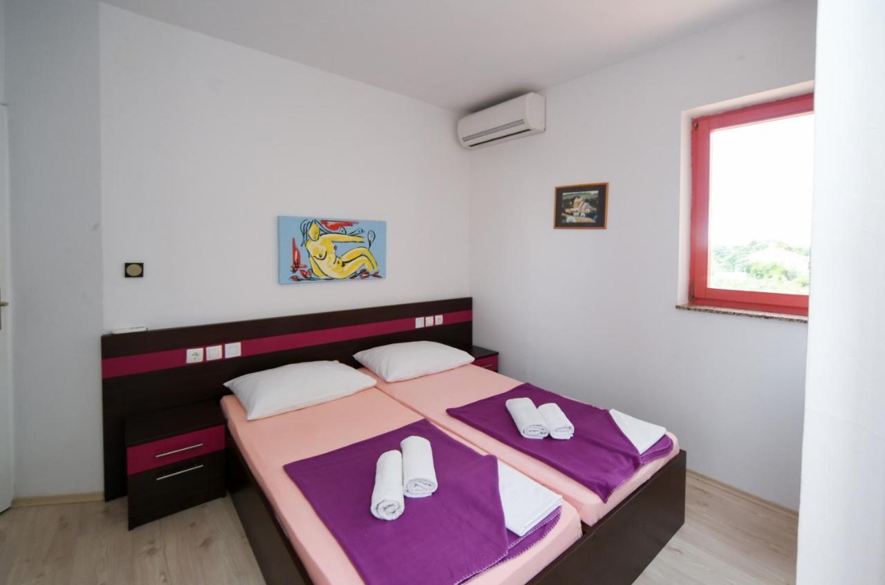Apartments Dvori Novalja Dış mekan fotoğraf